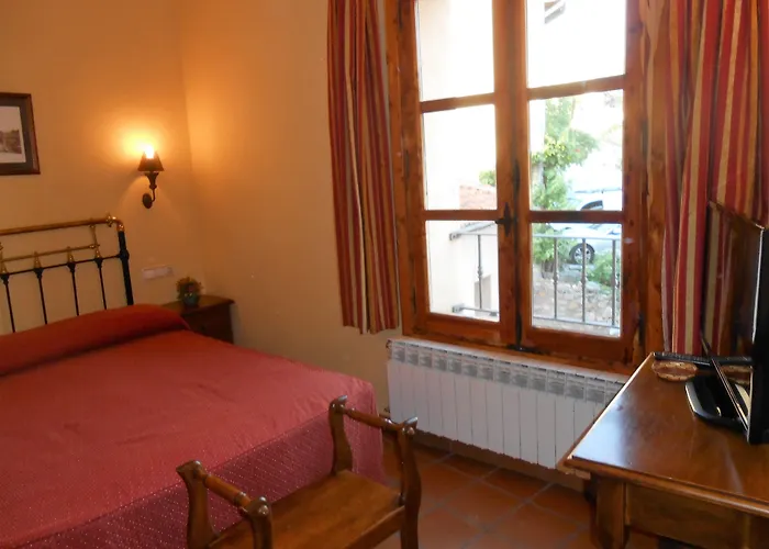 Rural & Puente Del Duraton 호텔 4*