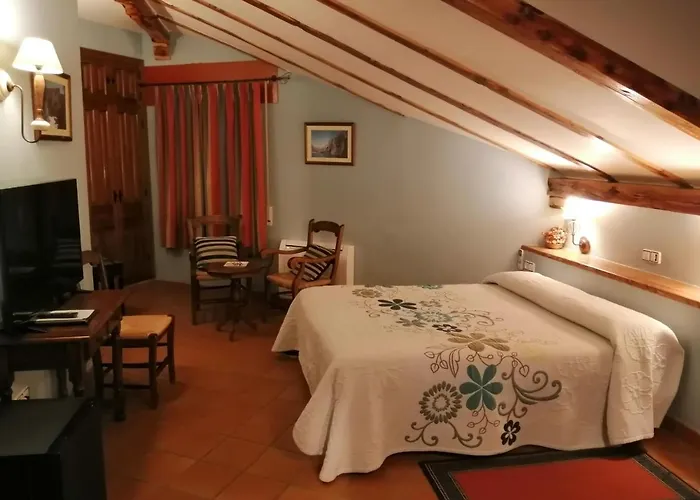 Otel Rural & Puente Del Duraton 4*